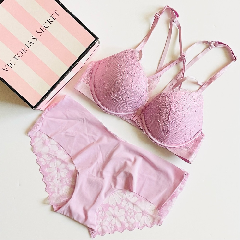 32B MEDIUM Victoria’s Secret lilac purple bra set